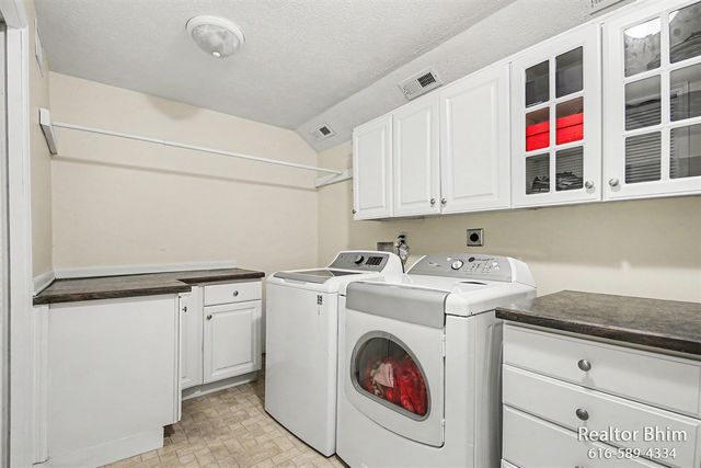 6712 Hartman Drive, Caledonia, MI 49316