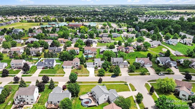 6712 Hartman Drive, Caledonia, MI 49316