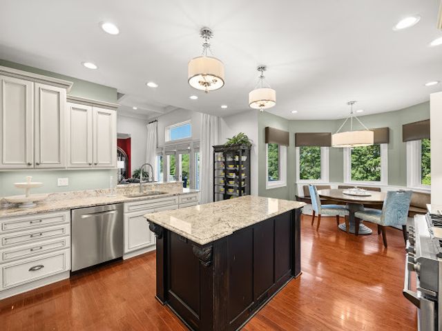 1624 Bull Valley Drive, Woodstock, IL 60098