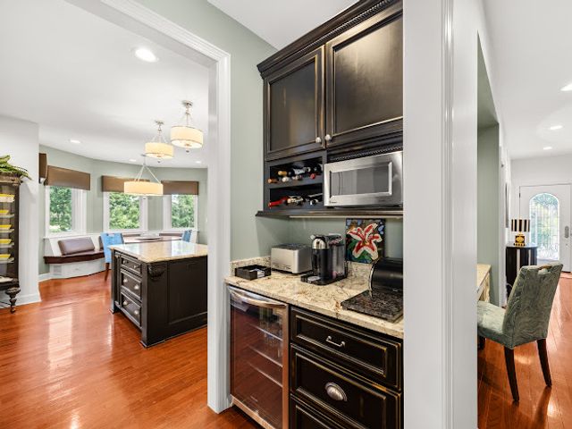 1624 Bull Valley Drive, Woodstock, IL 60098