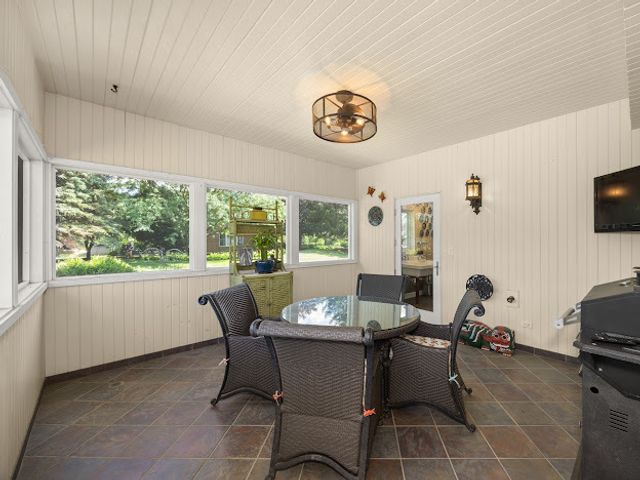 1624 Bull Valley Drive, Woodstock, IL 60098