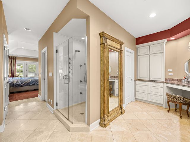 1624 Bull Valley Drive, Woodstock, IL 60098