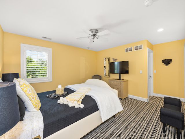 1624 Bull Valley Drive, Woodstock, IL 60098