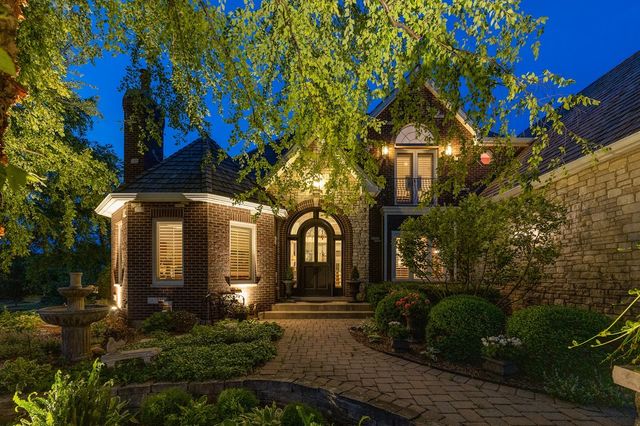 1624 Bull Valley Drive, Woodstock, IL 60098