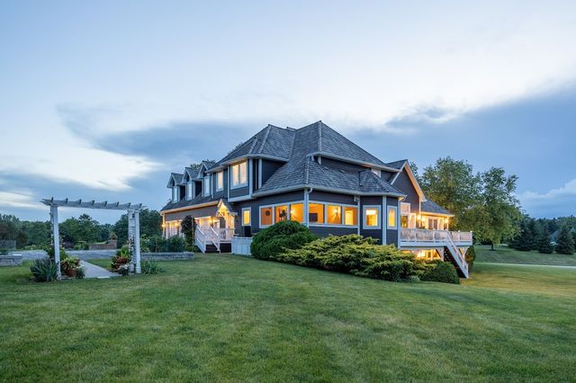 1624 Bull Valley Drive, Woodstock, IL 60098