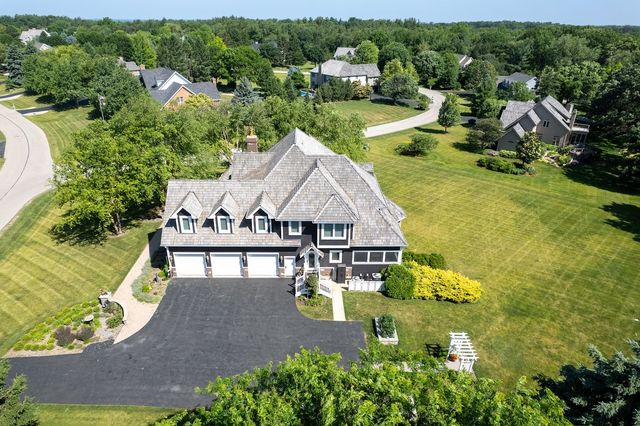 1624 Bull Valley Drive, Woodstock, IL 60098