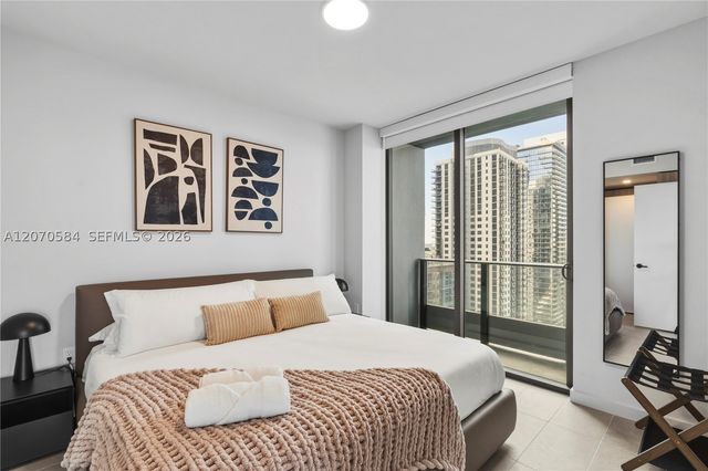 121 NE 5th St 3312, Miami, FL 33132