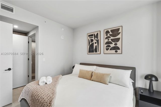 121 NE 5th St 3312, Miami, FL 33132