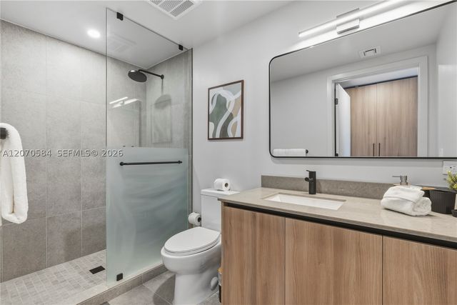 121 NE 5th St 3312, Miami, FL 33132