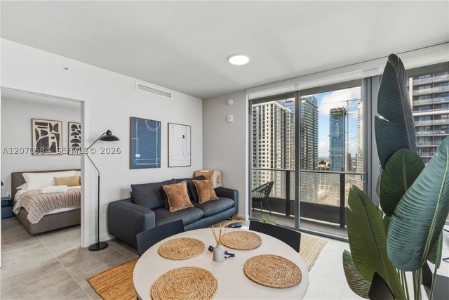 121 NE 5th St 3312, Miami, FL 33132