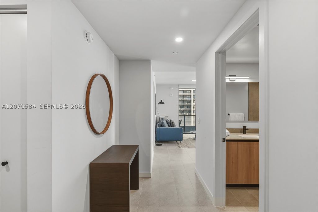 121 NE 5th St 3312, Miami, FL 33132