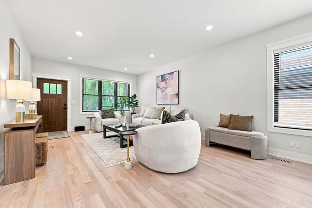 11173 S Longwood Drive, Chicago, IL 60643