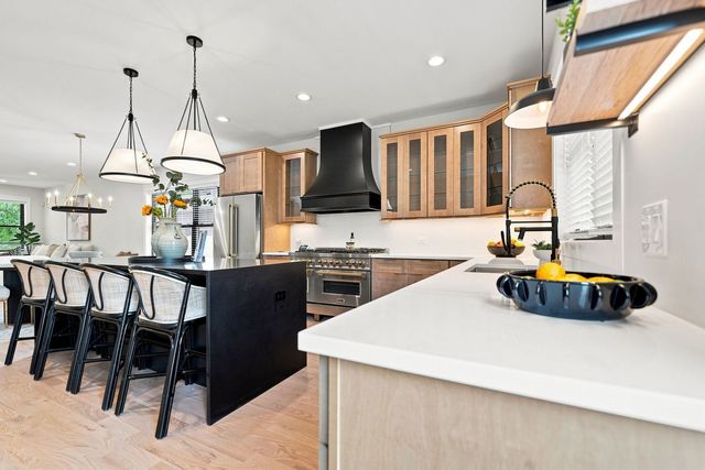 11173 S Longwood Drive, Chicago, IL 60643