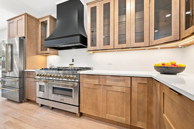 11173 S Longwood Drive, Chicago, IL 60643
