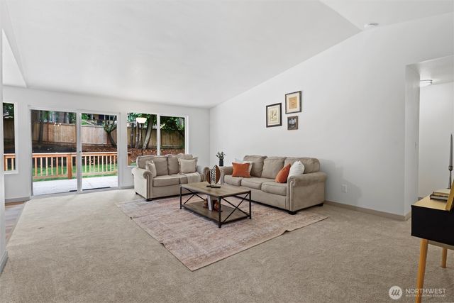 3022 254th Avenue SE, Sammamish, WA 98075