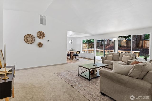 3022 254th Avenue SE, Sammamish, WA 98075