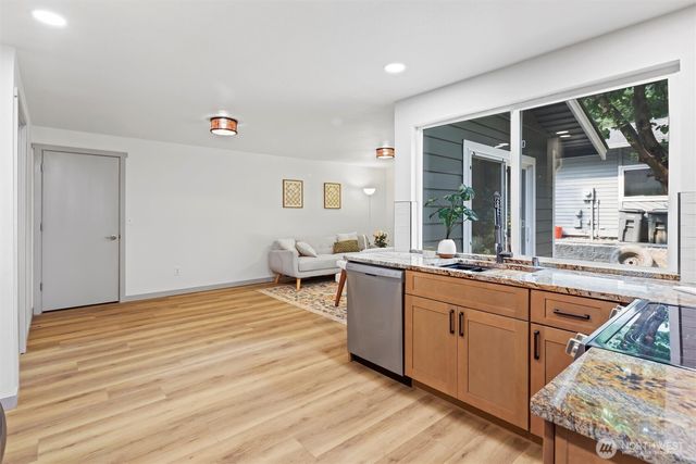 3022 254th Avenue SE, Sammamish, WA 98075