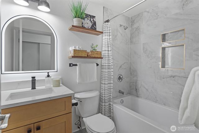 3022 254th Avenue SE, Sammamish, WA 98075