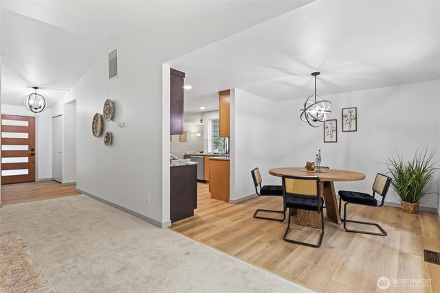 3022 254th Avenue SE, Sammamish, WA 98075