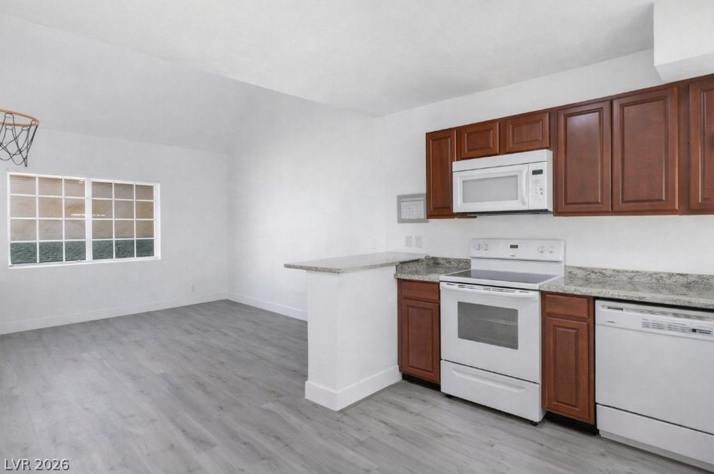 5128 Garden Lane D, Las Vegas, NV 89119 — exterior