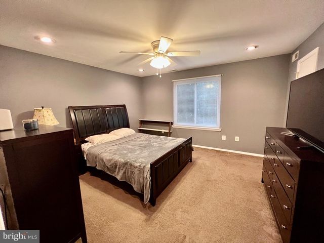 4204B ABERDEEN DR, Mount Laurel, NJ 08054