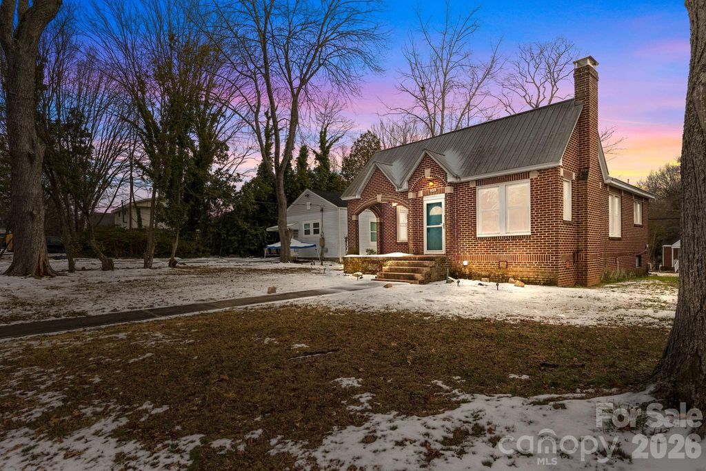 915 Lincolnton Road, Salisbury, NC 28144