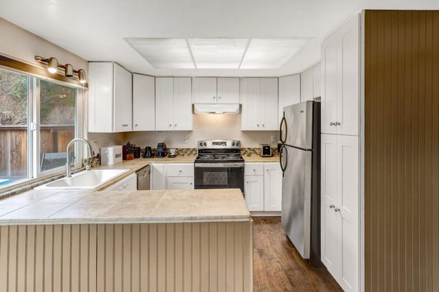 19223 Creekside Lane, Salinas, CA 93908