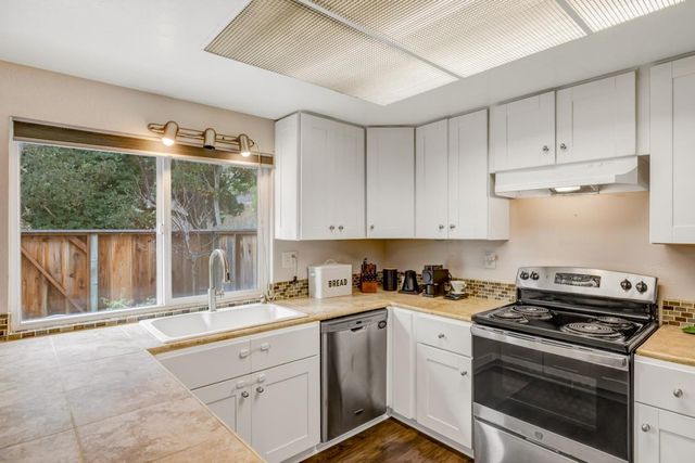 19223 Creekside Lane, Salinas, CA 93908