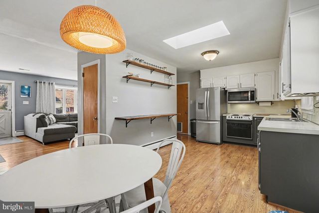 2731 SHERWOOD LN, Lancaster, PA 17603