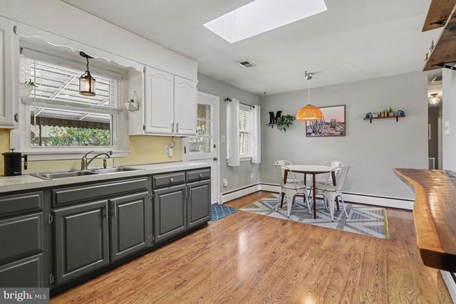 2731 SHERWOOD LN, Lancaster, PA 17603