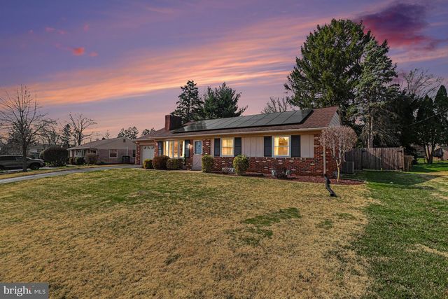 2731 SHERWOOD LN, Lancaster, PA 17603