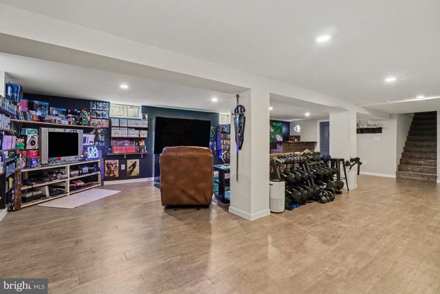 2731 SHERWOOD LN, Lancaster, PA 17603