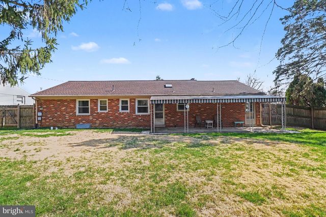 2731 SHERWOOD LN, Lancaster, PA 17603
