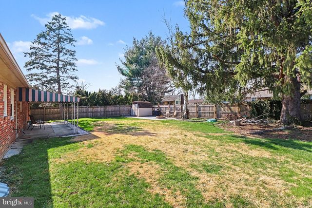 2731 SHERWOOD LN, Lancaster, PA 17603