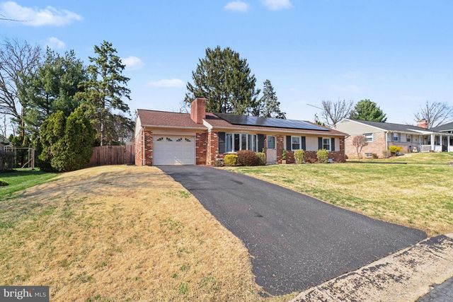 2731 SHERWOOD LN, Lancaster, PA 17603