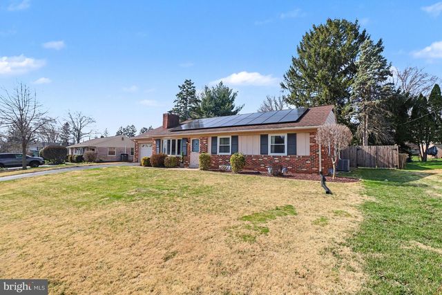 2731 SHERWOOD LN, Lancaster, PA 17603