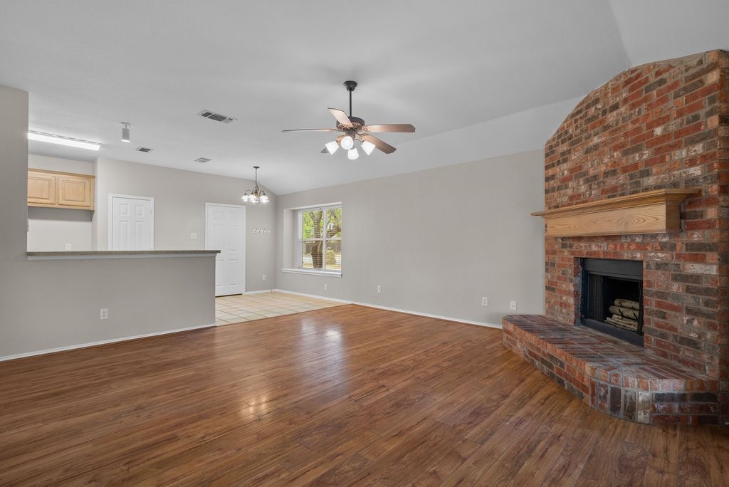 130 Deanna Lane, Weatherford, TX 76087 — photo 3