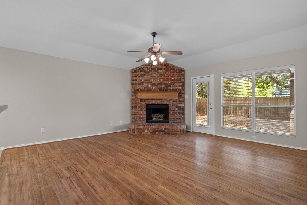130 Deanna Lane, Weatherford, TX 76087 — photo 4