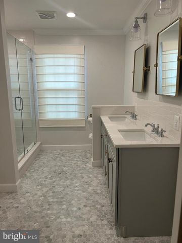 3063 WINDWOOD FARMS DR, Oakton, VA 22124