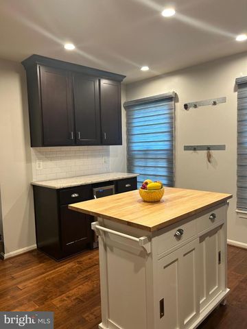 3063 WINDWOOD FARMS DR, Oakton, VA 22124