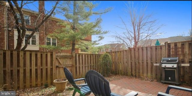 3063 WINDWOOD FARMS DR, Oakton, VA 22124