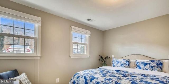 3063 WINDWOOD FARMS DR, Oakton, VA 22124