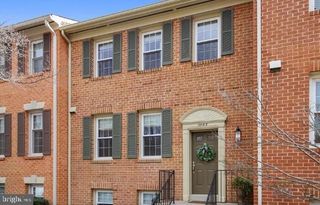 3063 WINDWOOD FARMS DR, Oakton, VA 22124