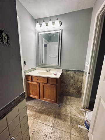 12929 Pennystone Drive, Farmers Branch, TX 75244