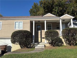 706 S Benbow Road, Greensboro, NC 27401
