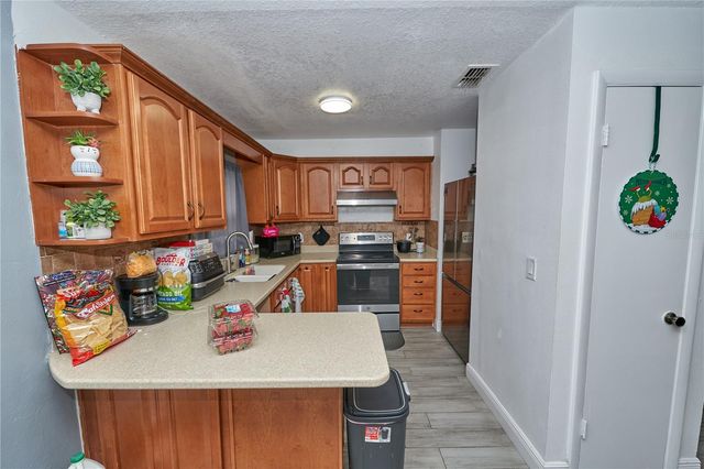 7520 LOIS MARIE COURT, Orlando, FL 32807