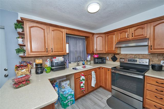 7520 LOIS MARIE COURT, Orlando, FL 32807