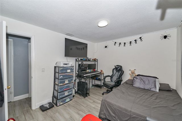 7520 LOIS MARIE COURT, Orlando, FL 32807