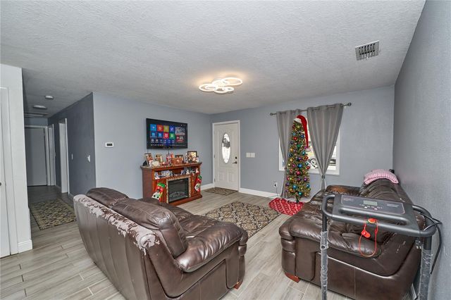 7520 LOIS MARIE COURT, Orlando, FL 32807