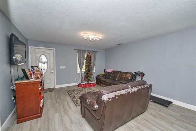 7520 LOIS MARIE COURT, Orlando, FL 32807